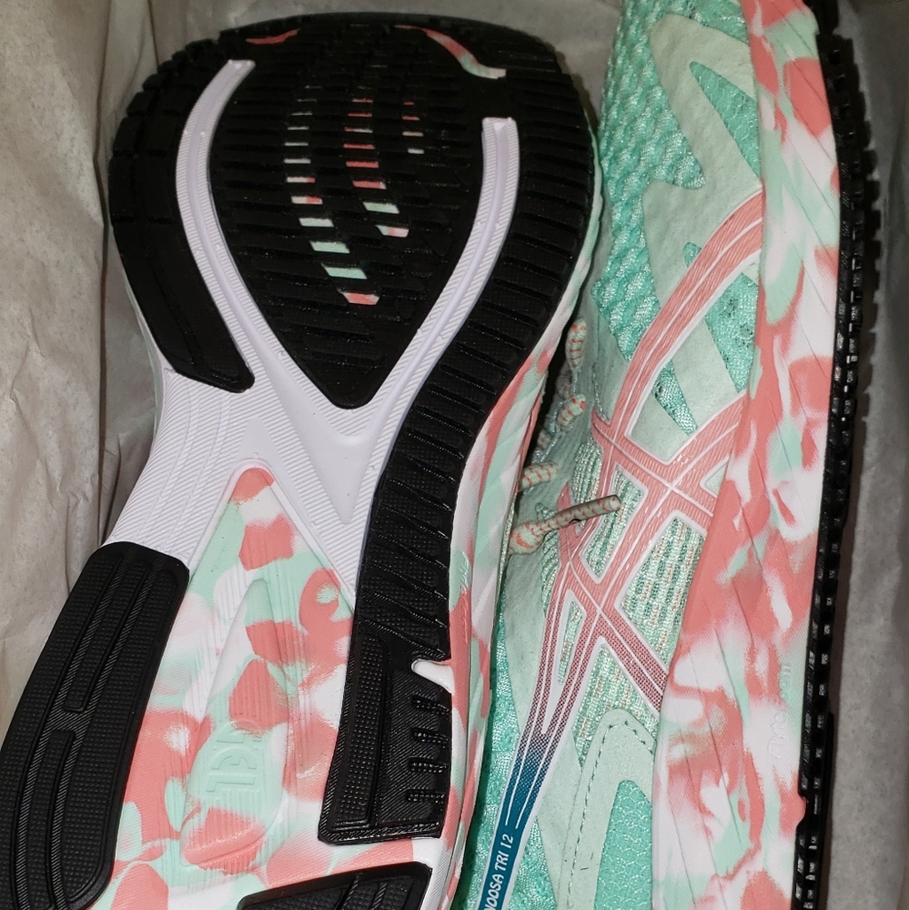 Women's Asics Sneakers - Picture 12 of 12